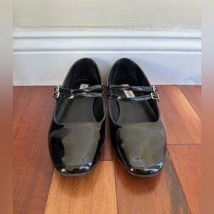 Steve Madden Alisha Mary Jane Ballet Flat in patent black leather. Size 8